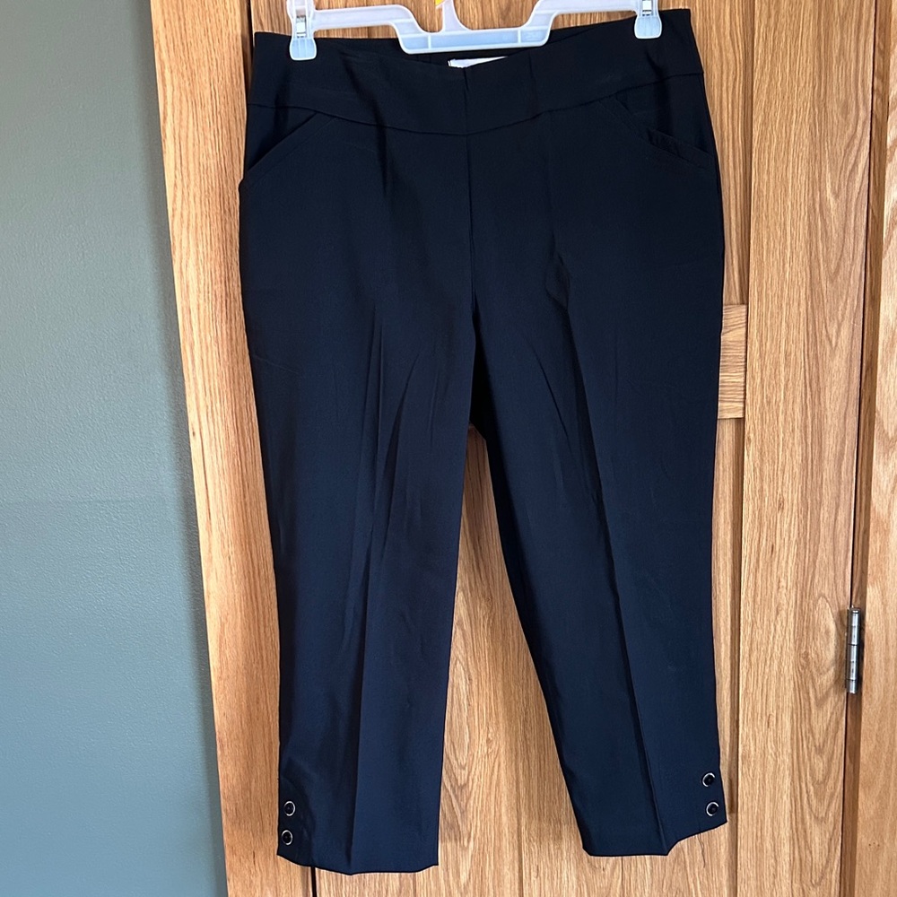 Southern Lady Black Cropped Pants